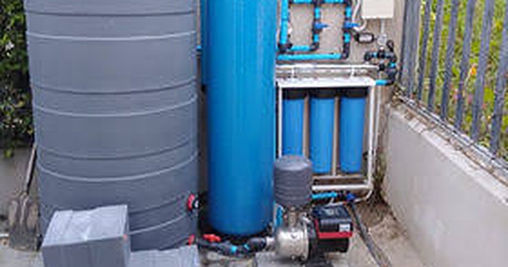 Big Blue housings and sediment filters in a household filtration system